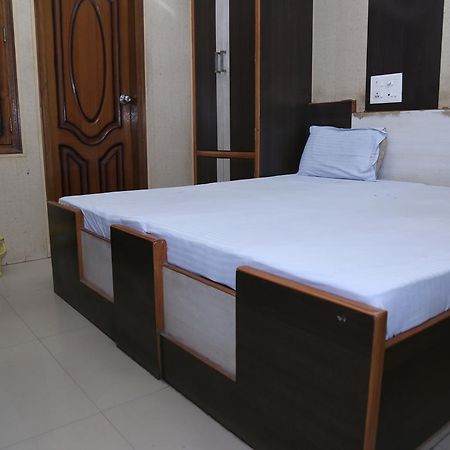 Malik Residency Hotel Hisar Bagian luar foto